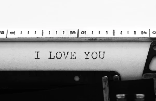 Maszyny do pisania. Wpisywanie tekstu: Kocham cię — Zdjęcie stockowe