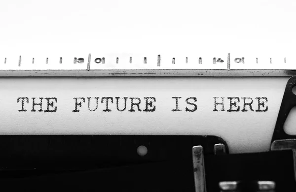 Uma máquina de escrever. Escrevendo texto: o futuro está aqui — Fotografia de Stock