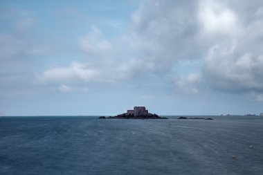 Büyük olmak, Saint-Malo, Fransa