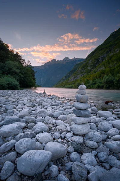 Avondlicht op de rivier Soca, Slovenië, Triglav Nationaal Park Stockafbeelding