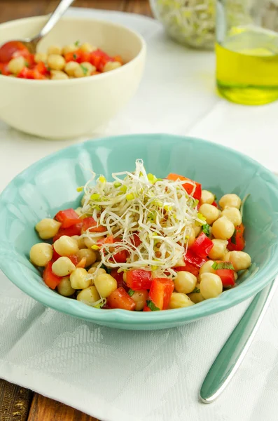 Salad with chickpeas — Stock Photo, Image