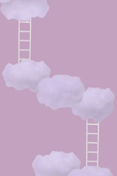 Творческая Идея Белыми Облаками Лестницами Розовом Фоне Концепция Роста Будущего — стоковое фото