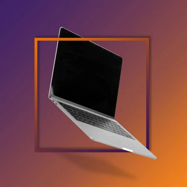 Laptop Computer Mit Leerem Bildschirm Während Der Luft Schwebt Mit — Stockfoto