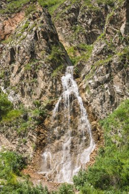 Bal Şelaleleri Rusya 'nın doğal bir cazibesi olan Karachay Çerçeve Cumhuriyeti' nde yer almaktadır..