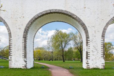 Rostokinsky Aqueduct Moskova 'daki Milyon Köprüsü olarak da bilinir. Antika. 18. yüzyılda yapılmış..