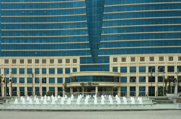 Teil der Fassade des Hotels Hilton in Baku, Azerbaijan Stockfoto