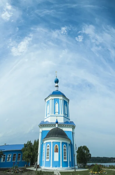 Храм Пресвятой Богородицы в Белом городе Тверской области — стоковое фото