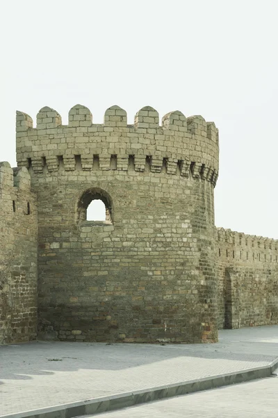 Muro della fortezza intorno alla città vecchia di Baku, Azerbaigian — Foto Stock