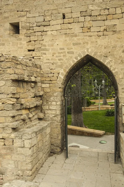 Ingresso nel muro della città vecchia di Baku, Azerbaigian — Foto Stock