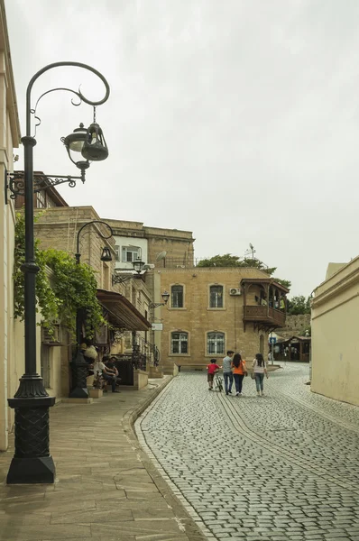 Ulice w centrum miasta Baku, Azerbejdżan 1 lipca 2014 — Zdjęcie stockowe