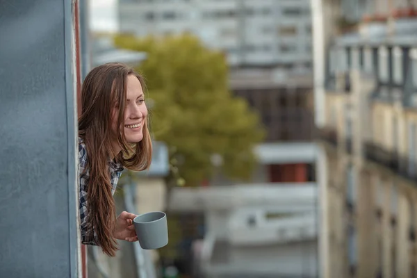 God Morgon Vacker Kvinna Med Kopp Kaffe Njuter Våren Eller — Stockfoto