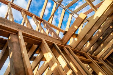 Yeni ev inşaatı çerçevesi