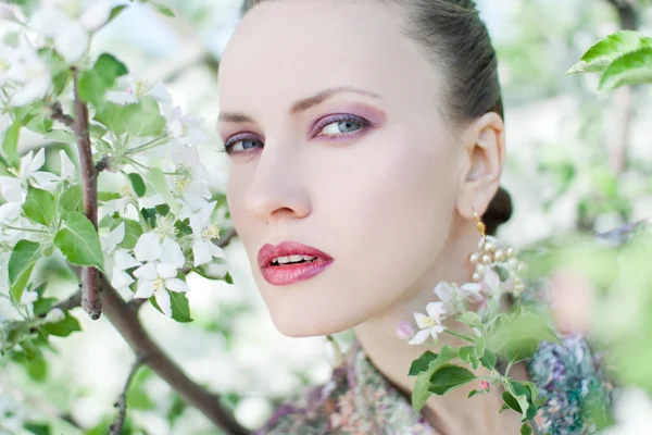 Spring woman — Stock Photo, Image