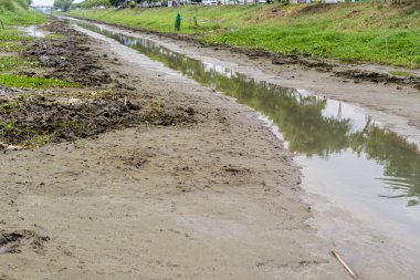 Kanalda su yok, yağmur yok.