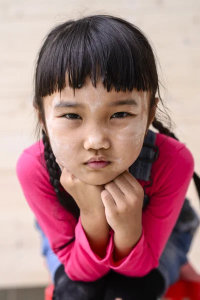 Portrait Cute Little Girl Wood Background — Stock Photo, Image