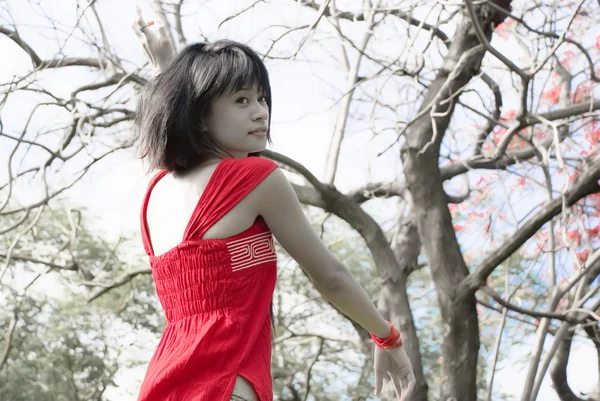 Retrato Mujer Asiática Con Concepto Seco Vestido Rojo — Foto de Stock