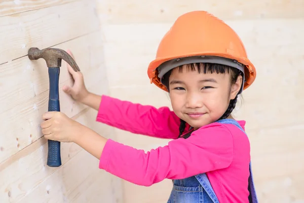 Little Girl Smile Carpenter Jobs Hammer Wood Wall — Stock Photo, Image