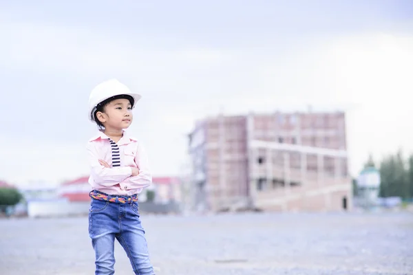 Piccola Ragazza Ingegnere Civile Nel Cantiere — Foto Stock