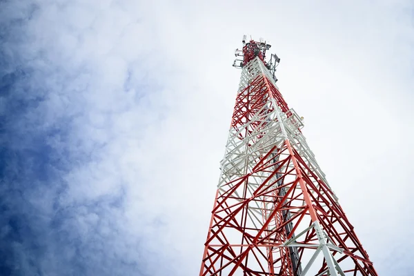 Telekommunikation pole — Stockfoto