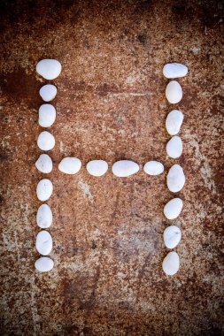 Formu beyaz taş 'H' alfabesi