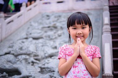 Asyalı çocuk nimet