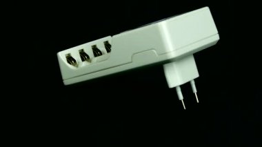 Pil şarj cihazı görüntüleri siyah 4k