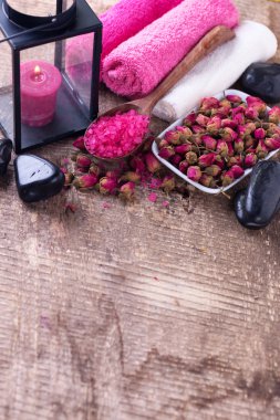 Deniz tuzu, kurutulmuş gül çiçek