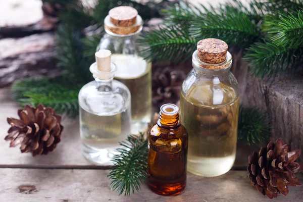 Fir tree essentiële aroma olie — Stockfoto