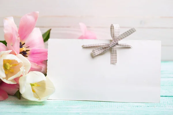 Cartolina con fiori freschi primaverili — Foto Stock