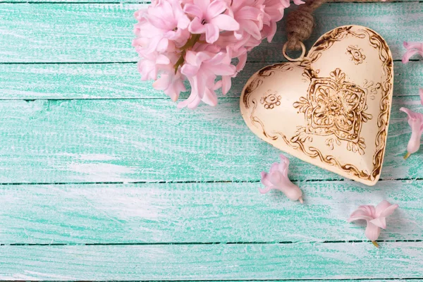 Hjärtat och rosa hyacint — Stockfoto