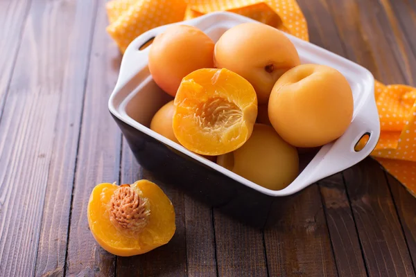 Fresh peaches — Stock Photo, Image