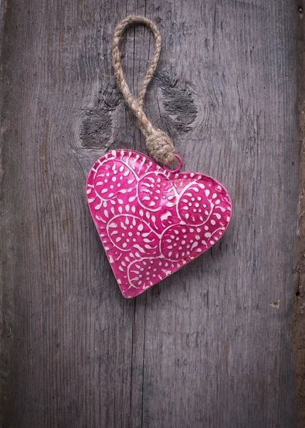 Cuore su sfondo di legno — Foto Stock