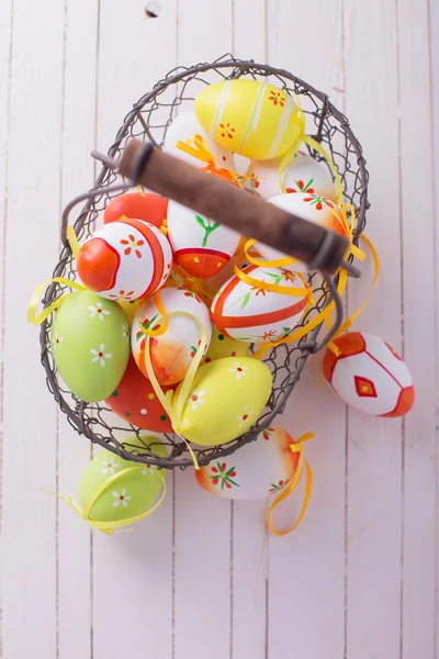 Színes Húsvét ikra-ban vödör — Stock Fotó