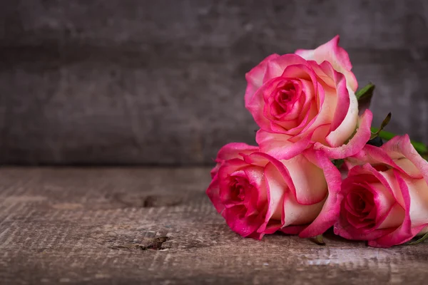 Ansichtkaart met elegante bloemen — Stockfoto