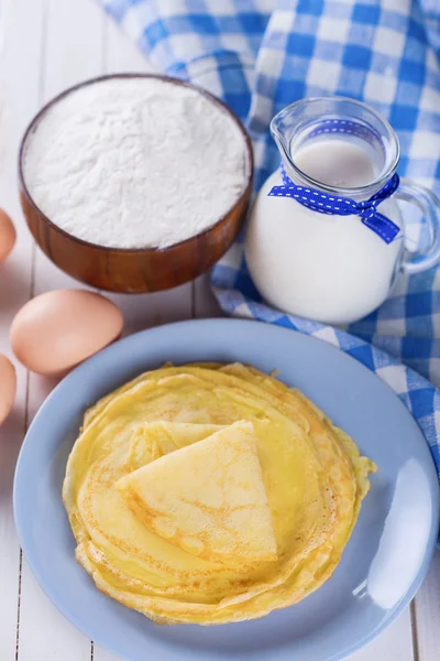 Pancake o crepes e ingredienti — Foto Stock