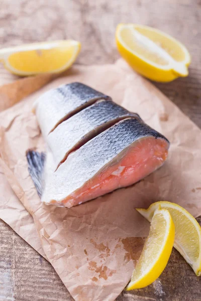 Salmão em bruto fresco — Fotografia de Stock