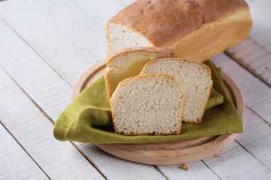 Ev yapımı ekmek dilimlenmiş
