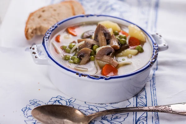 Soup with pasta and vegetables — Stock Photo, Image