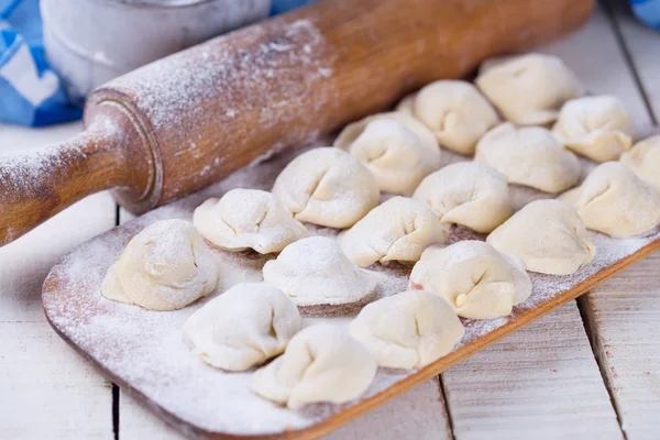 Bolinhos de massa de prato ucraniano com carne — Fotografia de Stock