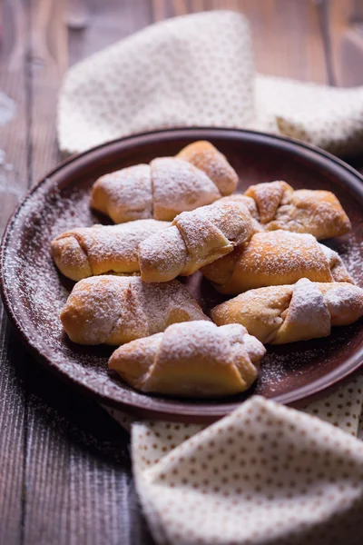 Frescos deliciosos panecillos de pastelería caseros —  Fotos de Stock