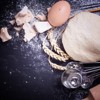 Hamur arduvaz arka plan üzerinde