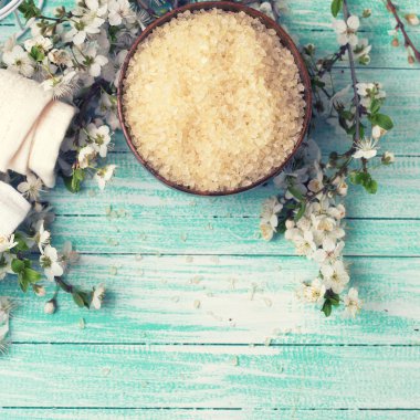 Spa ve sağlıklı yaşam ayarı ahşap arka plan üzerinde