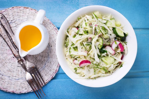 Fresh salad in bowl — Stock Photo, Image