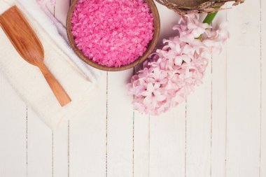 Spa ve sağlıklı yaşam ayarı ahşap arka plan üzerinde