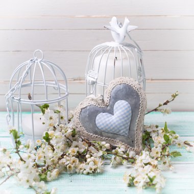 çiçekli ağaç dalları