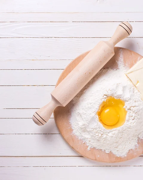 Ingredients for  dough on wood — Stock Photo, Image