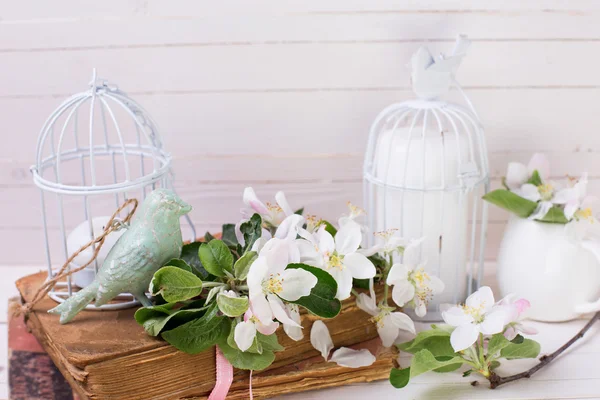 Fleurs et décarations de pommes — Photo