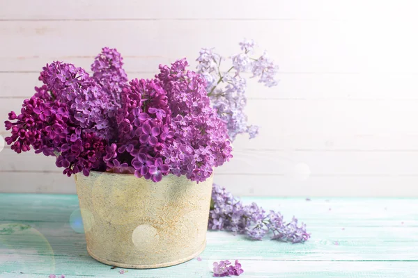 Flores de lila en cuenco —  Fotos de Stock