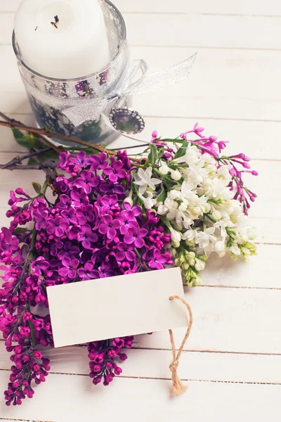 Flores de lilás em madeira — Fotografia de Stock