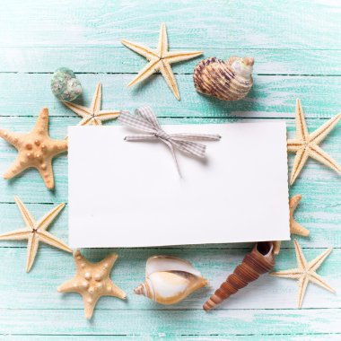 Emptytag ve deniz öğeleri